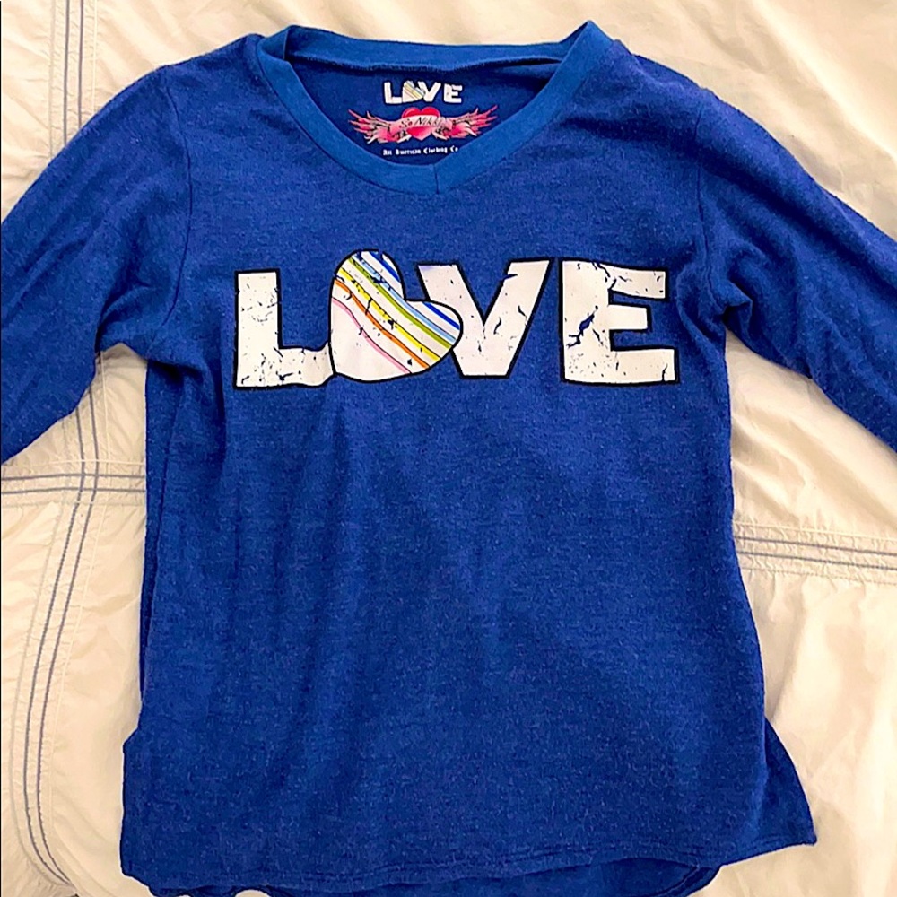 Long sleeve v-neck